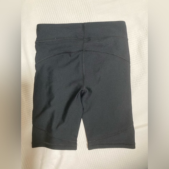 NWT Under Armour shorts - Picture 4 of 6